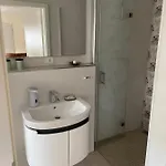 Arthur Apartment *